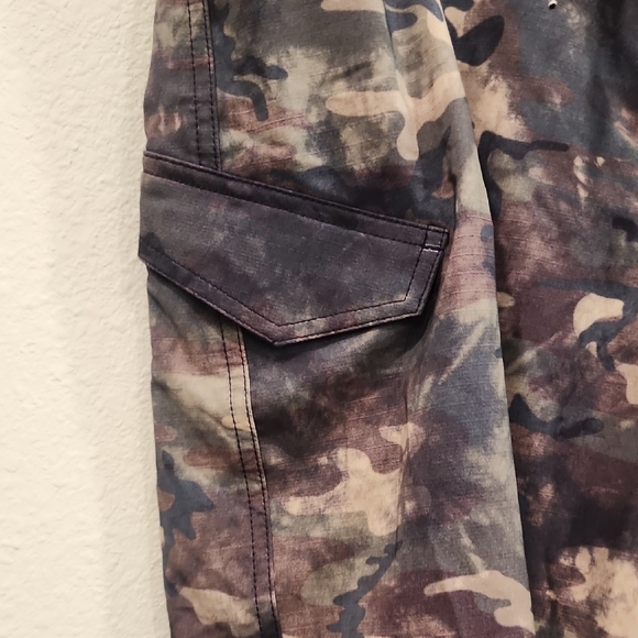 Volcom Men's Lido Solid Mod-Tech Urban Camouflage Boardshorts - Picture 6 of 10